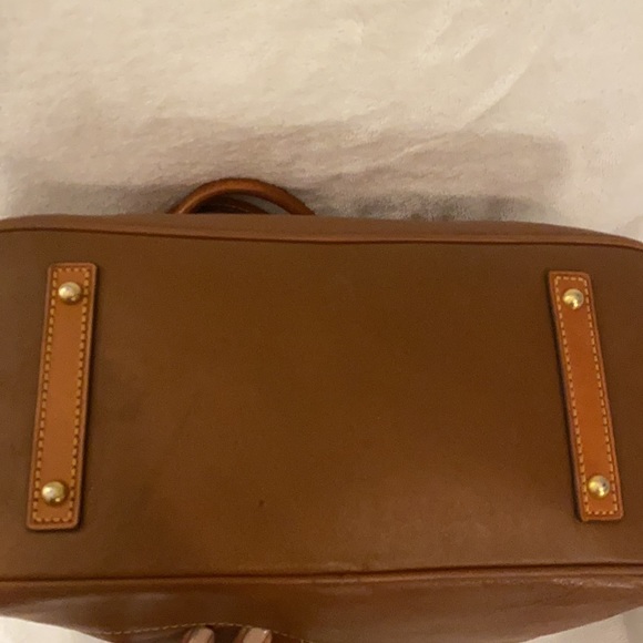 Dooney and Bourke handbag/crossbody - Picture 3 of 7